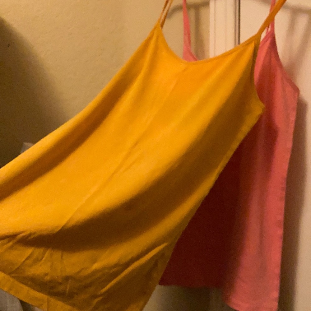 Tops - Picture 2 of 4